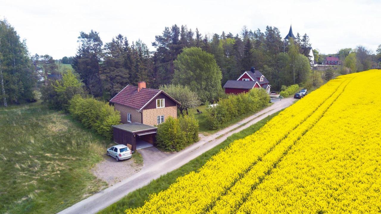 The Cozy Little House Bed and Breakfast Motala Buitenkant foto